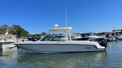27' Boston Whaler 2017 Yacht For Sale